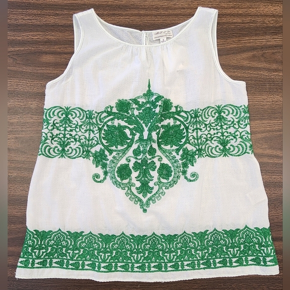 Max Studio Specialty Product Women's White Green Embroidered Women's Top, sz SM - Picture 4 of 12